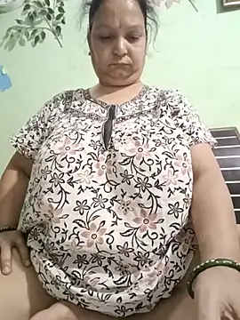 Snapshot of Kavya_kapoor chatting on 07.07.26 Kavya kapoor online show from 07.07.26