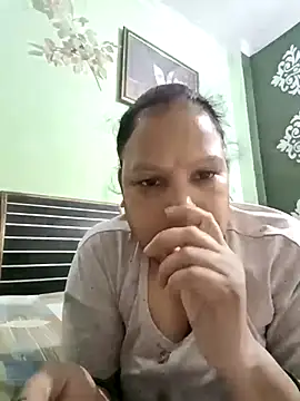 Snapshot of Kavya_kapoor chatting on 07.12.26 Kavya kapoor online show from 07.12.26