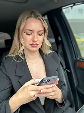 Devill Angel  online show from 10.25.25