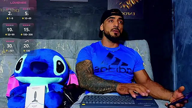 Snapshot of ERIC_HARRISON chatting on 10.23.25 ERIC HARRISON online show from 10.23.25