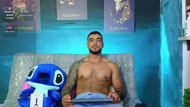 Snapshot of ERIC_HARRISON chatting on 10.30.25 ERIC HARRISON online show from 10.30.25