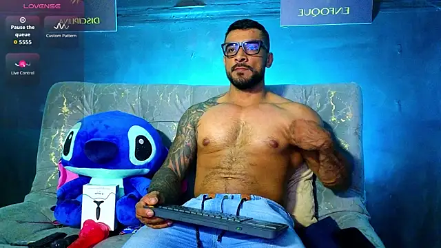 Snapshot of ERIC_HARRISON chatting on 11.02.25 ERIC HARRISON online show from 11.02.25