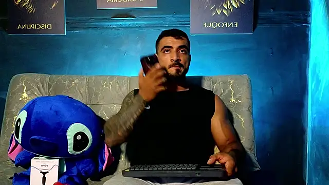 Snapshot of ERIC_HARRISON chatting on 11.04.25 ERIC HARRISON online show from 11.04.25