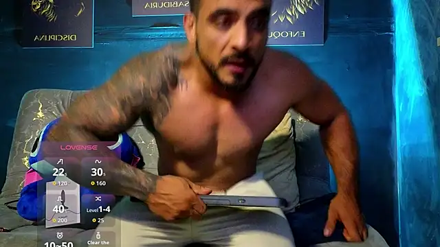 Snapshot of ERIC_HARRISON chatting on 11.07.25 ERIC HARRISON online show from 11.07.25