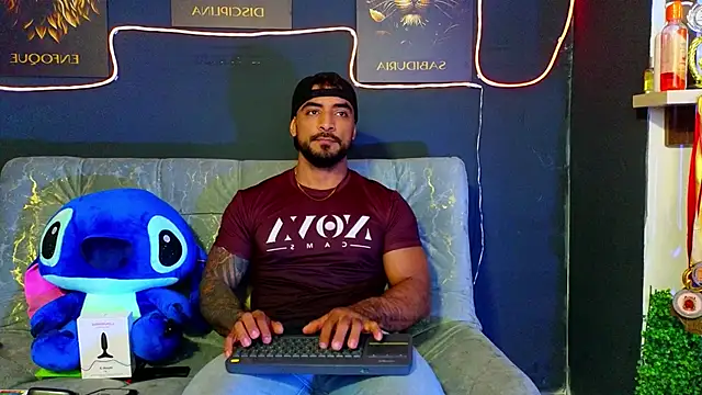 Snapshot of ERIC_HARRISON chatting on 11.16.25 ERIC HARRISON online show from 11.16.25