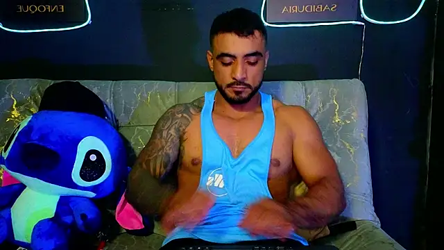 Snapshot of ERIC_HARRISON chatting on 11.19.25 ERIC HARRISON online show from 11.19.25