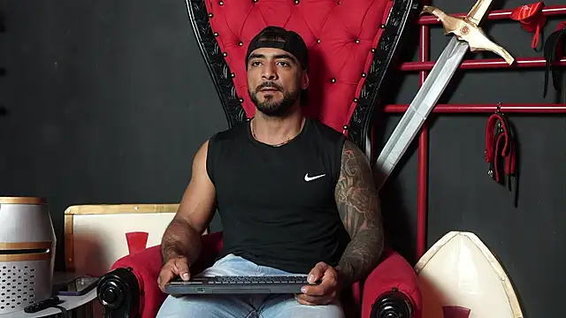 Snapshot of ERIC_HARRISON chatting on 11.23.25 ERIC HARRISON online show from 11.23.25