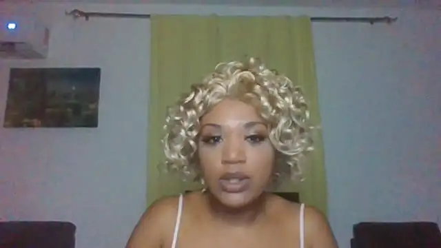 Snapshot of thekelliecapri chatting on 06.20.26 thekelliecapri online show from 06.20.26