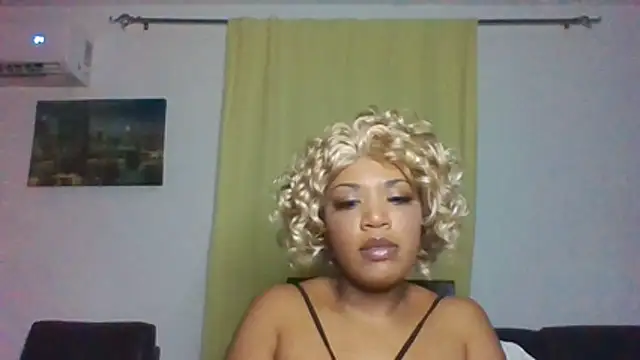 Snapshot of thekelliecapri chatting on 06.22.26 thekelliecapri online show from 06.22.26