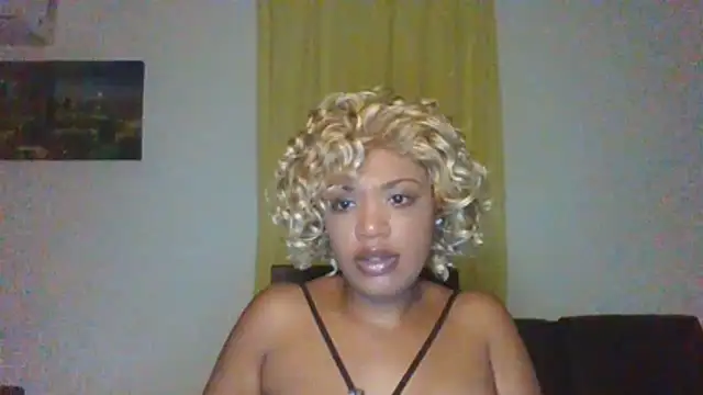 Snapshot of thekelliecapri chatting on 06.28.26 thekelliecapri online show from 06.28.26