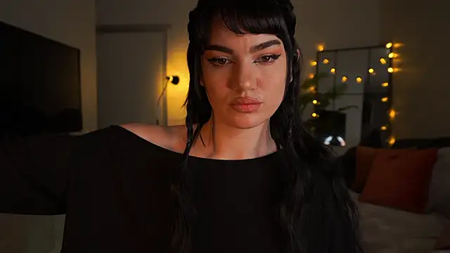 Heidi11 online show from 10.10.25