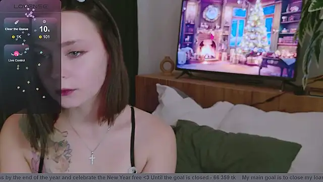 Snapshot of Pink_SeaGul chatting on 12.17.24 Pink SeaGul online show from 12.17.24