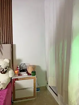 littlemelodi18 online show from 06.05.26