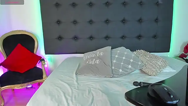 SaraDreamss online show from 01.22.25