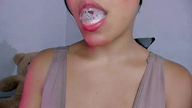 veky saliva01 online show from 04.21.26