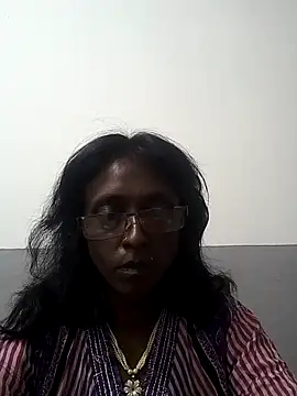 Snapshot of mamakarma1403 chatting on 03.19.25 mamakarma1403 online show from 03.19.25