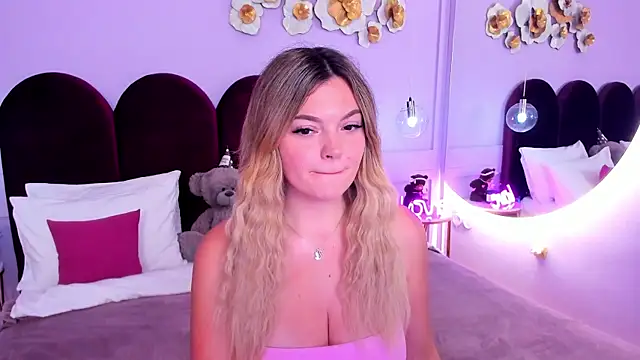 ZaraBloom online show from 11.28.25