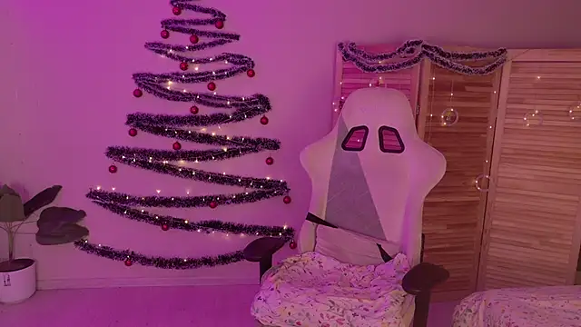 Miss Mia Murr online show from 12.22.25