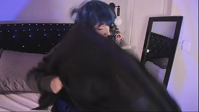 Ghosty Doll online show from 12.04.25