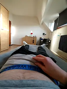 Snapshot of pascalino100 chatting on 02.16.25 pascalino100 online show from 02.16.25