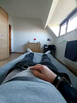 Snapshot of pascalino100 chatting on 02.18.25 pascalino100 online show from 02.18.25