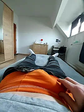 Snapshot of pascalino100 chatting on 02.19.25 pascalino100 online show from 02.19.25