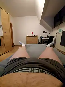 Snapshot of pascalino100 chatting on 02.22.25 pascalino100 online show from 02.22.25