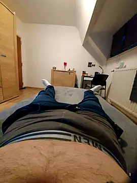 Snapshot of pascalino100 chatting on 02.25.25 pascalino100 online show from 02.25.25