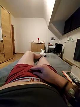 Snapshot of pascalino100 chatting on 02.25.25 pascalino100 online show from 02.25.25