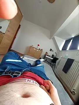 Snapshot of pascalino100 chatting on 02.26.25 pascalino100 online show from 02.26.25