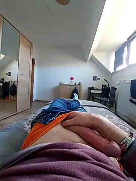 Snapshot of pascalino100 chatting on 03.18.25 pascalino100 online show from 03.18.25