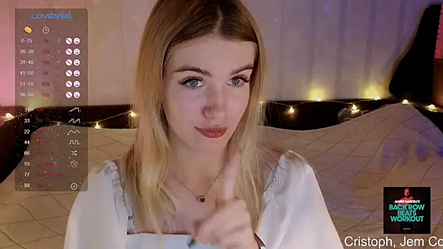 Snapshot of SpiceJessy chatting on 12.21.24 SpiceJessy online show from 12.21.24