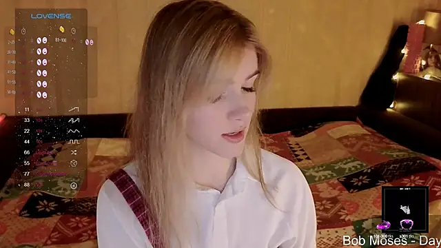 Snapshot of SpiceJessy chatting on 01.11.25 SpiceJessy online show from 01.11.25