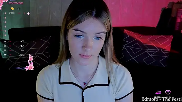 Snapshot of SpiceJessy chatting on 03.08.25 SpiceJessy online show from 03.08.25