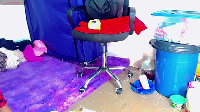 nicol gill  online show from 02.11.25