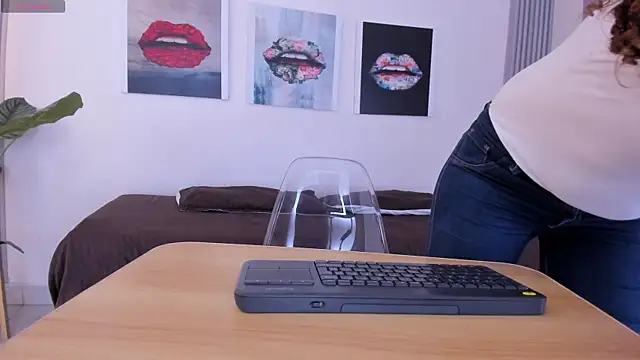 Angela donnato online show from 01.12.26