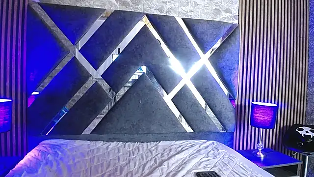 Snapshot of bellatrix25 chatting on 12.12.24 bellatrix25 online show from 12.12.24