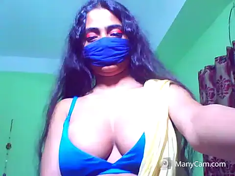 Snapshot of desi_diva chatting on 04.26.26 desi diva online show from 04.26.26