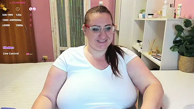 Snapshot of lovely_adelle chatting on 01.30.25 lovely adelle online show from 01.30.25