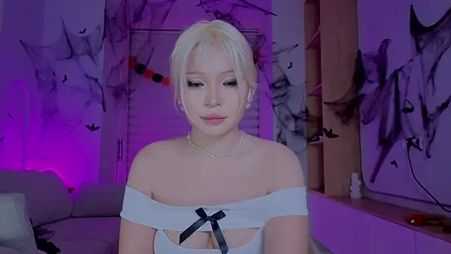 RileyMee online show from 10.26.25