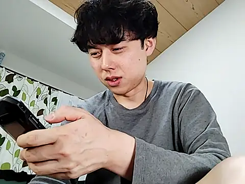 Snapshot of whitebriefboy chatting on 03.05.25 whitebriefboy online show from 03.05.25