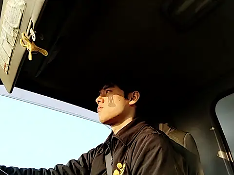 whitebriefboy online show from 03.27.26