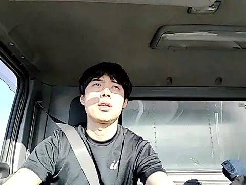 Snapshot of whitebriefboy chatting on 05.09.26 whitebriefboy online show from 05.09.26