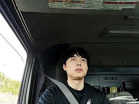 whitebriefboy online show from 06.21.26