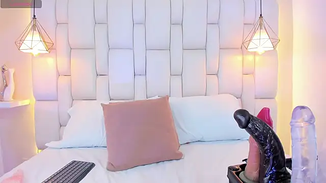 Snapshot of AslyGomez chatting on 01.20.25 AslyGomez online show from 01.20.25