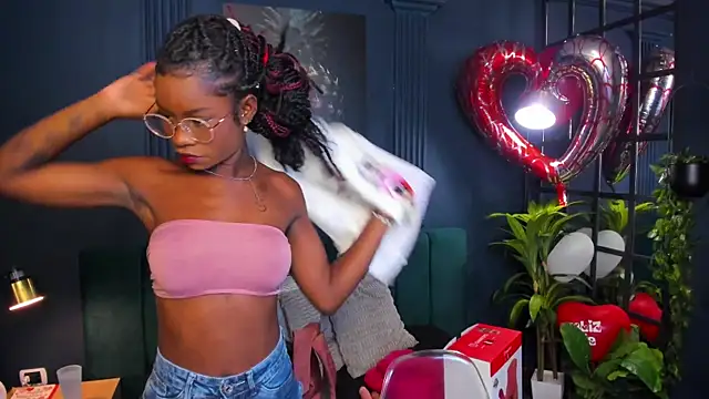 amber-hill online show from 02.20.25