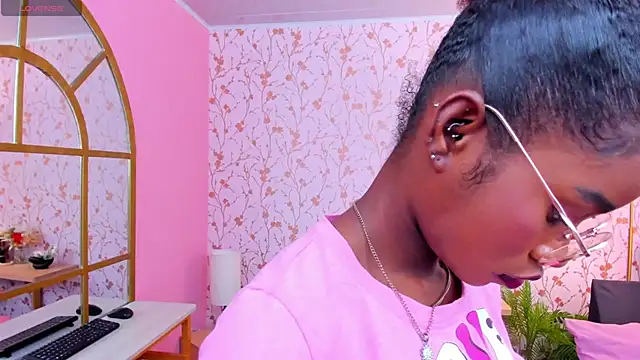 amber-hill online show from 03.06.25