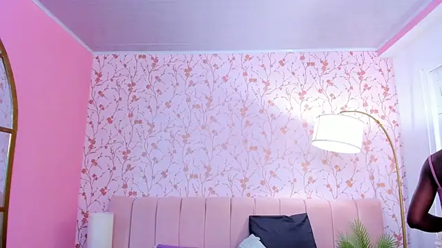 amber-hill online show from 10.06.25