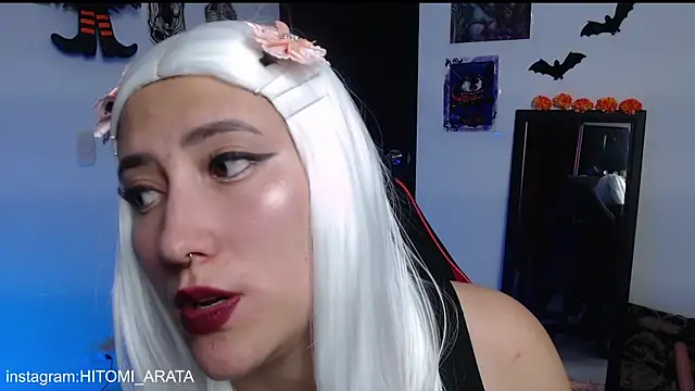 hitomi arata online show from 10.15.25