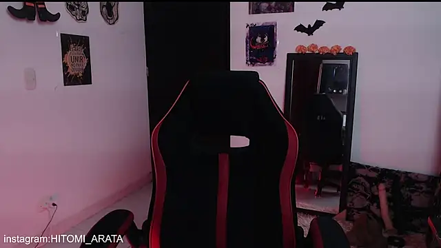 hitomi arata online show from 10.15.25